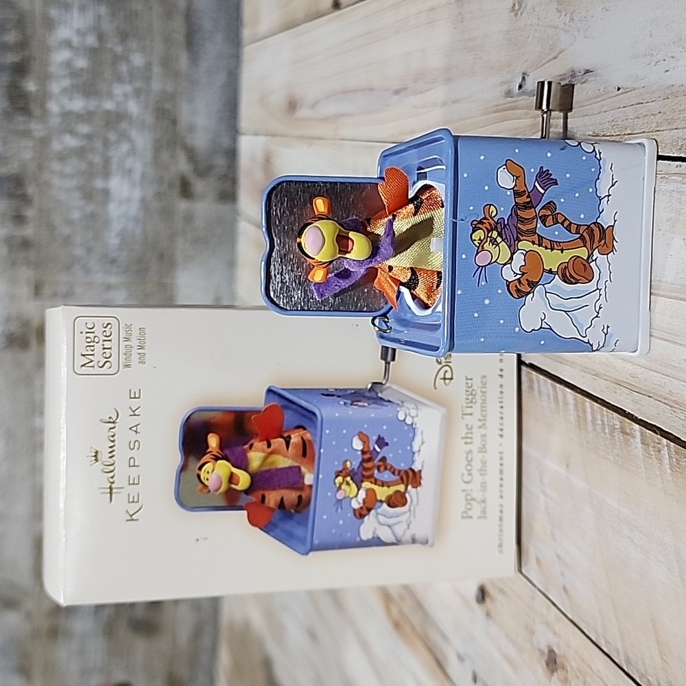 Disneys Pop Goes the Tigger Jack in the Box Christmas Hallmark Keepsake Ornament